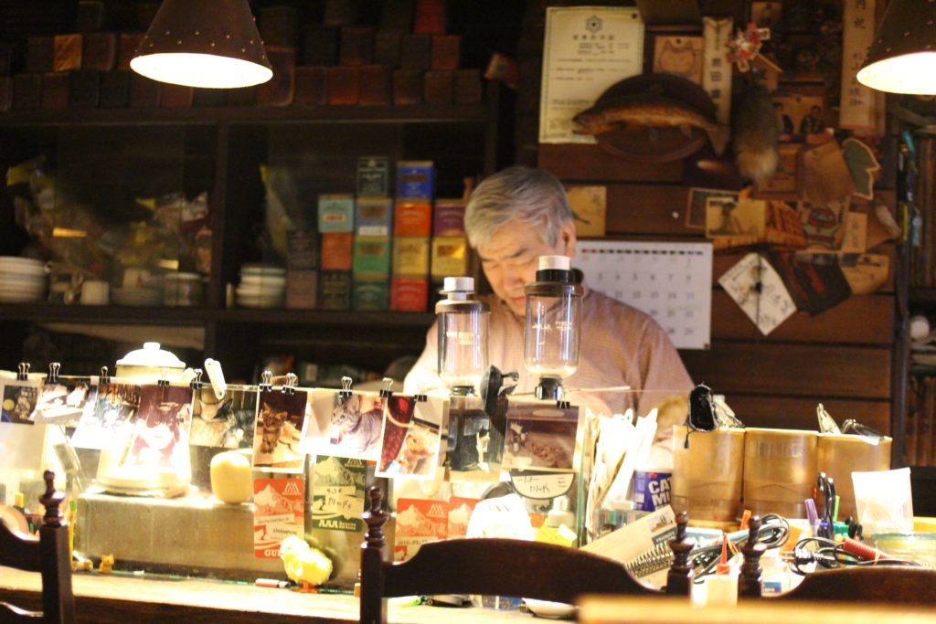 札幌 喫茶店】老舗喫茶店「ミルク」の可愛い看板猫に癒され、ジャンボ 
