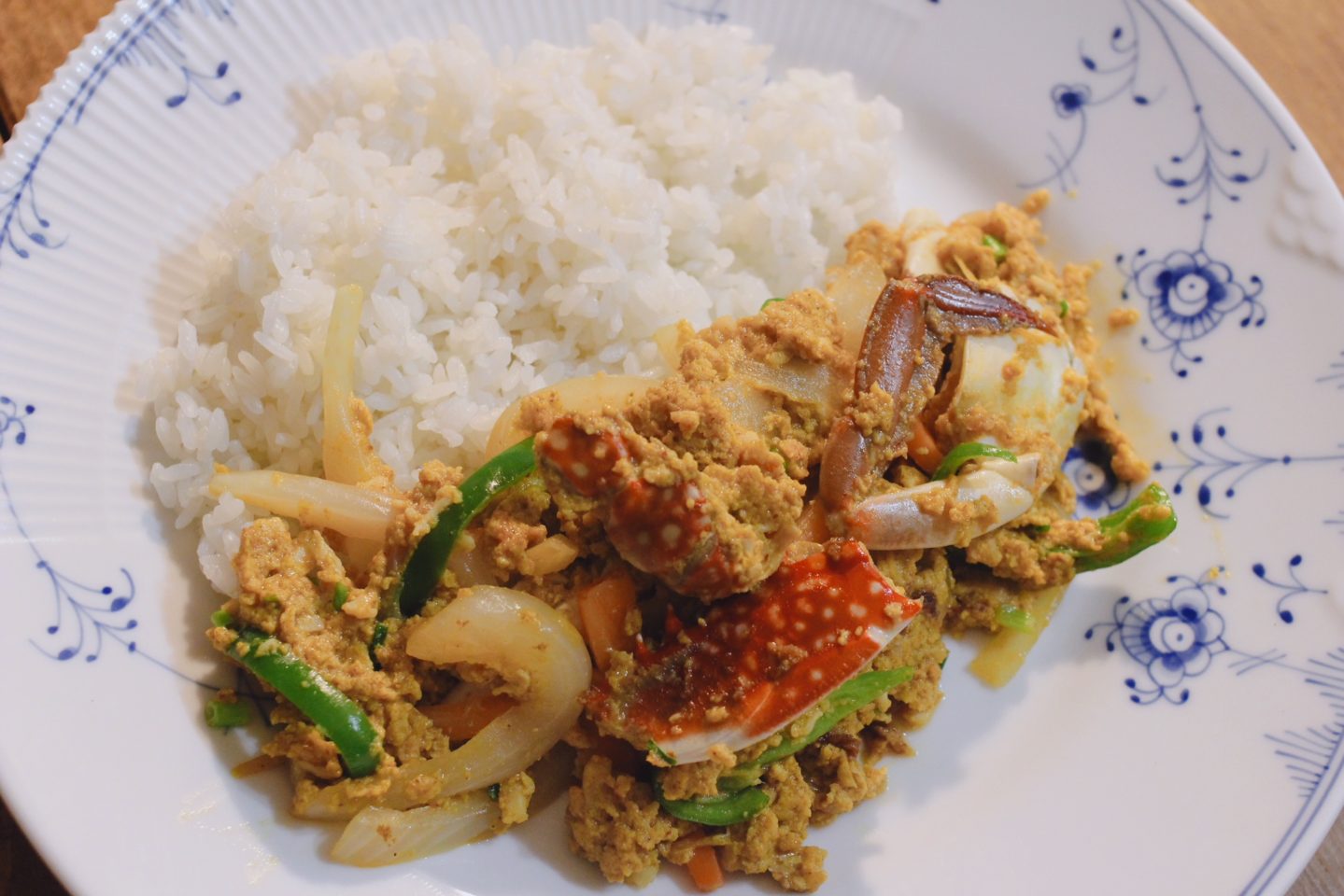 タイ料理 渡り蟹でプーパッポンカリーを作った レシピ紹介 サロンのhappy Life