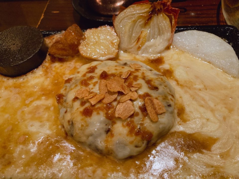 大通 大人気toshiで絶品チーズハンバーグ食べてきた 前菜サラダも美味しい サロンのhappy Life